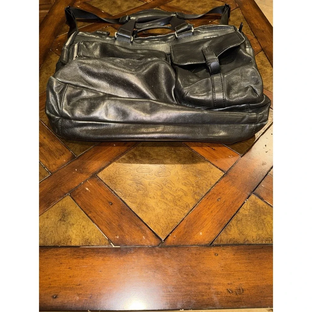 Tumi Laredo Leather Large Briefcase Luggage Bag Black Carry On 17.5